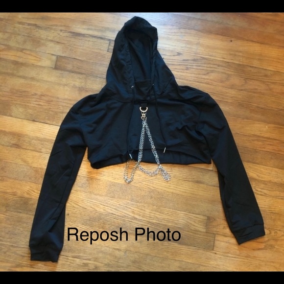Cropped Hoodie with Chains - Picture 3 of 4